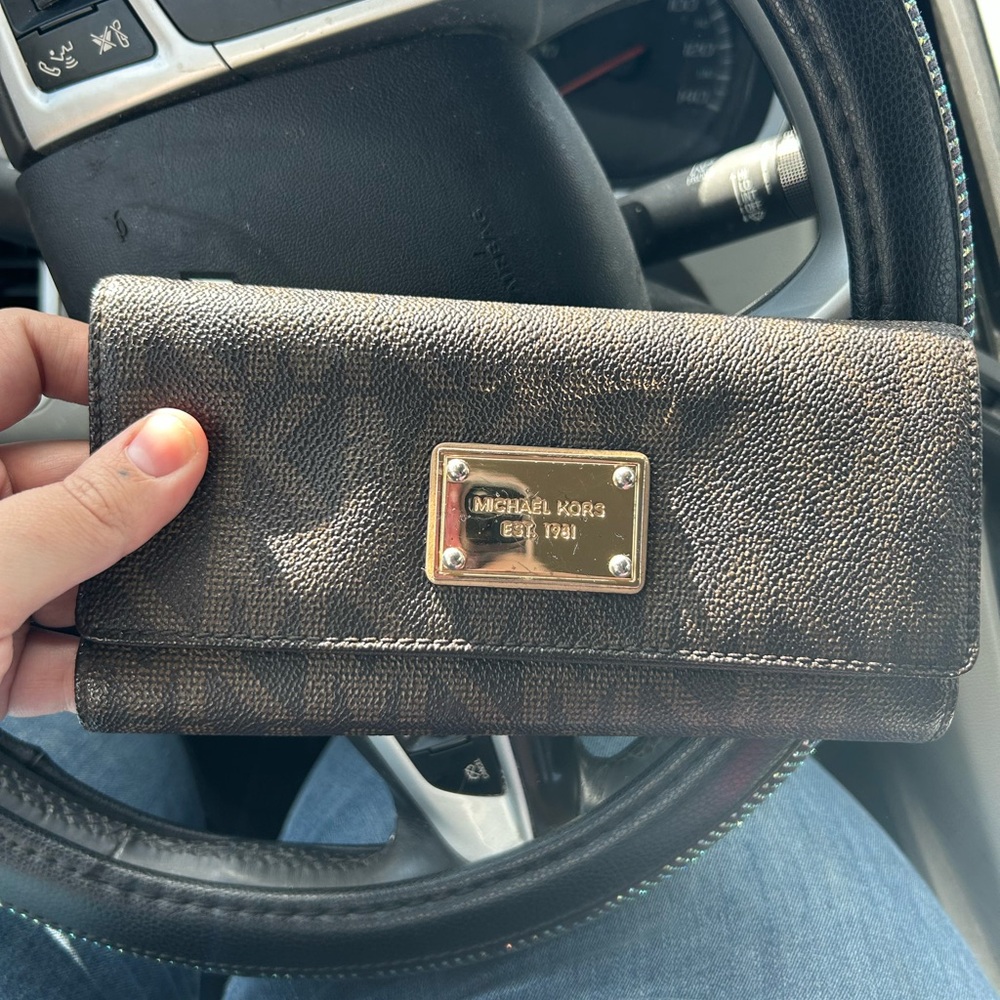 Michael Kors Brown Logo Plaque Continental Wallet